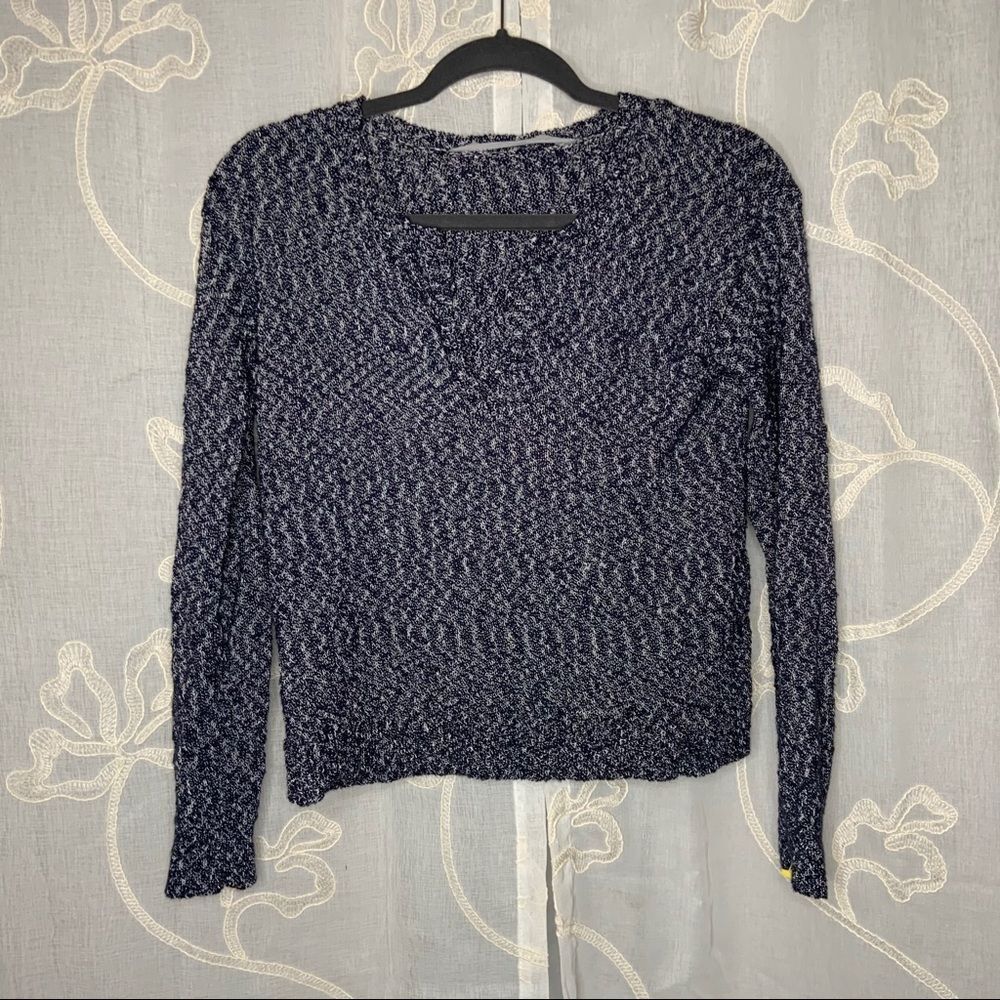 Athleta blue knit top